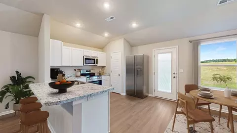 Kitchen - 634 Audrey Dr, Tuttle, OK 73089 photo 2 of 5
