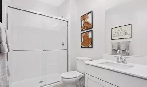 Bath - 6209 Gorini Ln, Bakersfield, CA 93313 photo 3 of 3
