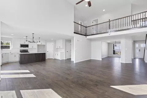 Living - 1020 Clover Hill Ct, Sullivan, MO 63080 photo 10 of 14