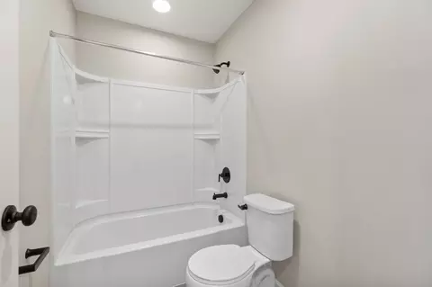 Bath - 1020 Clover Hill Ct, Sullivan, MO 63080 photo 16 of 23