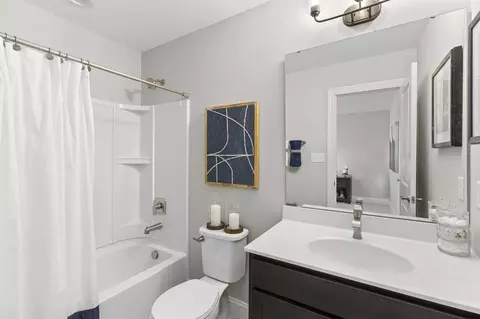 Bath - 1020 Clover Hill Ct, Sullivan, MO 63080 photo 12 of 23
