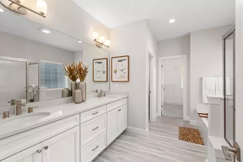 Bath - 1020 Clover Hill Ct, Sullivan, MO 63080 photo 2 of 23
