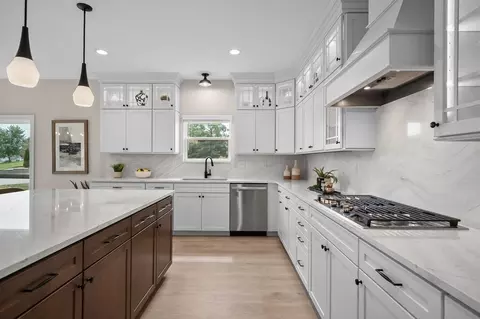 Kitchen - 1020 Clover Hill Ct, Sullivan, MO 63080 photo 5 of 23