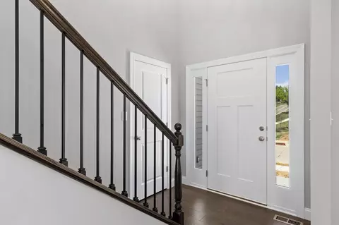 Entry Way - 1020 Clover Hill Ct, Sullivan, MO 63080 photo 11 of 12