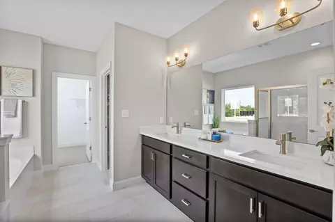 Bath - 1020 Clover Hill Ct, Sullivan, MO 63080 photo 9 of 23