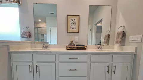 Bath - 10663 Mcleod Rd, Mobile, AL 36695 photo 4 of 5
