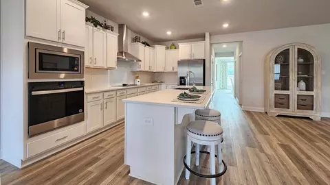 Kitchen - 10663 Mcleod Rd, Mobile, AL 36695 photo 2 of 4