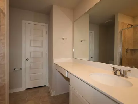 Bath - 12300 Setting Peak Ln, Buda, TX 78610 photo 2 of 5