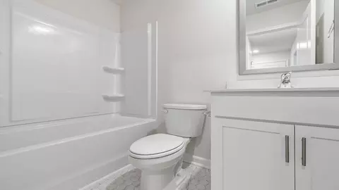Bath - 817 Embark Cir, Greer, SC 29651 photo 5 of 9
