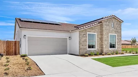 Exterior - 944 Traverse Dr S, Madera, CA 93636 photo 3 of 4