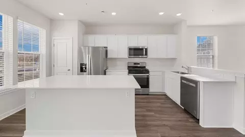 Kitchen - 15000 Sapmoss Ln, Brandywine, MD 20613 photo 2 of 7