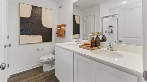Bath - 15000 Sapmoss Ln, Brandywine, MD 20613 photo 8 of 10