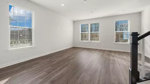 Living - 15000 Sapmoss Ln, Brandywine, MD 20613 photo 5 of 9