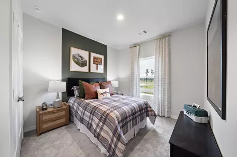 Bedroom - 10827 Red Flagstone Dr, Conroe, TX 77306 photo 6 of 7