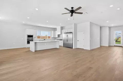 Living - 1199 Summit Way W, Madera, CA 93636 photo 2 of 2
