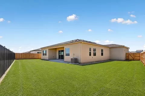 Exterior - 1199 Summit Way W, Madera, CA 93636 photo 2 of 4