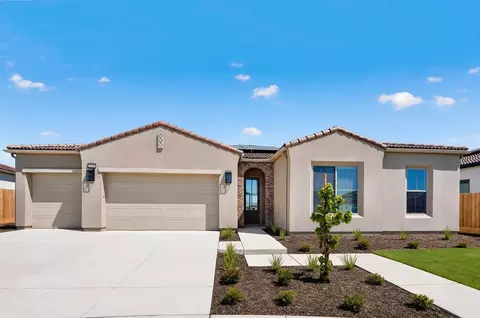 1199 Summit Way W, Madera, CA 93636