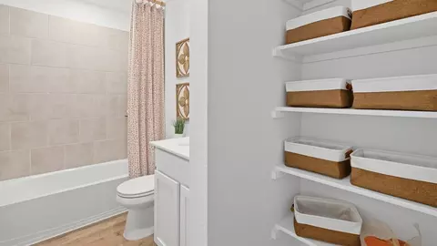 Bath - 583 Hector Loop, Georgetown, TX 78626 photo 4 of 6