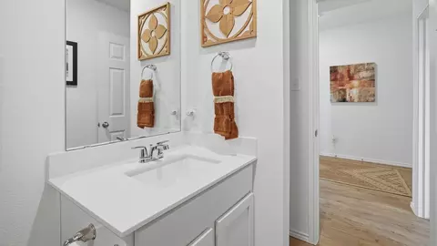 Bath - 583 Hector Loop, Georgetown, TX 78626 photo 6 of 6