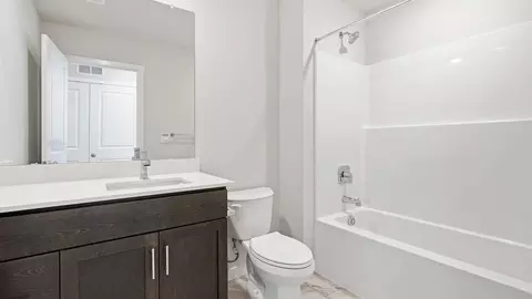 Bath - 21709 SE Stromboli Ln, Bend, OR 97702 photo 3 of 8