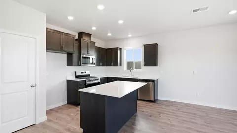 Kitchen - 21709 SE Stromboli Ln, Bend, OR 97702 photo 1 of 7