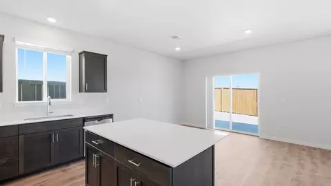 Kitchen - 21709 SE Stromboli Ln, Bend, OR 97702 photo 3 of 7