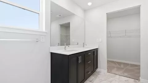 Bath - 21709 SE Stromboli Ln, Bend, OR 97702 photo 2 of 8