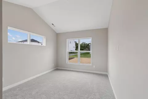 Bedroom - 48 Bick Dr, Springboro, OH 45066 photo 2 of 9
