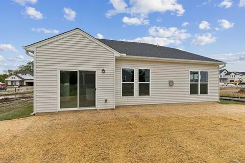 Exterior - 48 Bick Dr, Springboro, OH 45066 photo 5 of 8