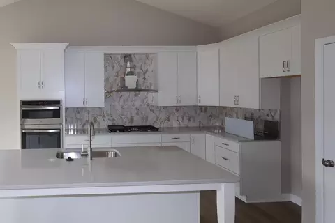 Kitchen - 48 Bick Dr, Springboro, OH 45066 photo 4 of 9