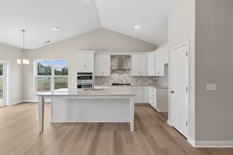 Kitchen - 48 Bick Dr, Springboro, OH 45066 photo 1 of 10