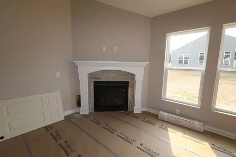 Living - 48 Bick Dr, Springboro, OH 45066 photo 4 of 8