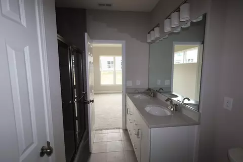 Bath - 48 Bick Dr, Springboro, OH 45066 photo 6 of 8