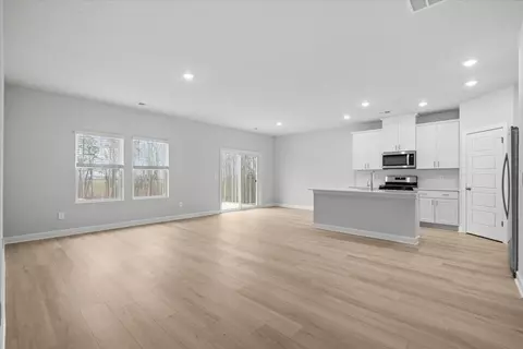 Living - 1456 Switchback Cir, Moore, SC 29369 photo 3 of 6