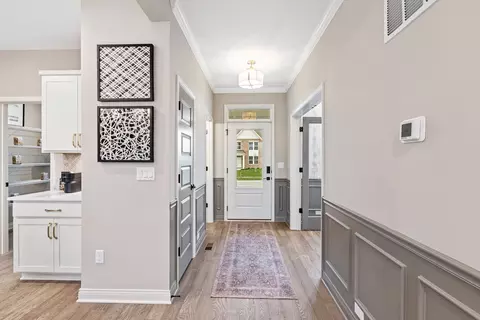 Entry Way - 3801 Circollo Dr, Covington, KY 41017 photo 2 of 3