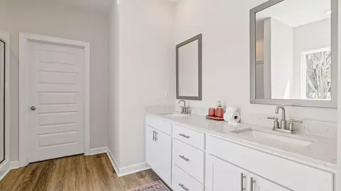 Bath - 100 Laney Ln, Dothan, AL 36305 photo 1 of 5
