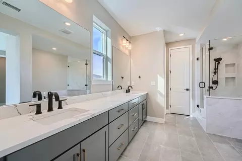 Bath - 11440 Poetry Rd, Lone Tree, CO 80124 photo 1 of 2