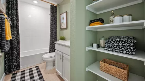 Bath - 10117 Curb Strap Dr, Austin, TX 78724 photo 1 of 6
