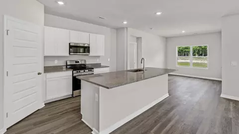 Kitchen - 1235 Eidson St, Athens, AL 35611 photo 3 of 5