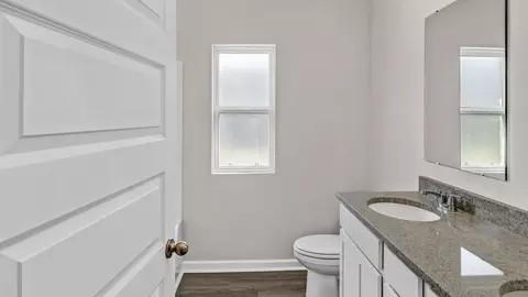 Bath - 1235 Eidson St, Athens, AL 35611 photo 4 of 8