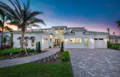 967 French Oak St, Naples, FL 34120