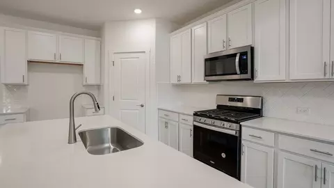 Kitchen - 1604 Buckskin Rd, Oak Point, TX 75068 photo 3 of 8