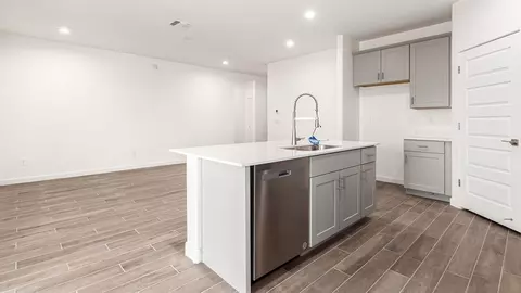 Kitchen - 14047 E Canidae Dr, Vail, AZ 85641 photo 2 of 7