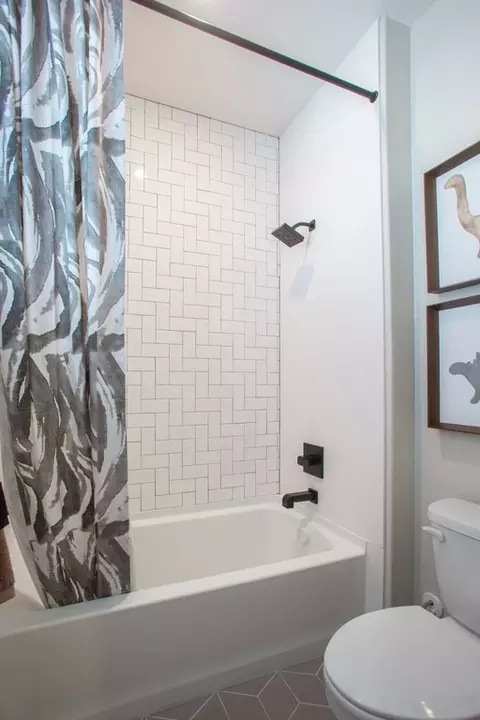 Bath - 2441 Cinnabar Dr, Fairfield, CA 94533 photo 7 of 7