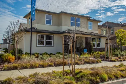 Exterior - 2441 Cinnabar Dr, Fairfield, CA 94533 photo 5 of 8