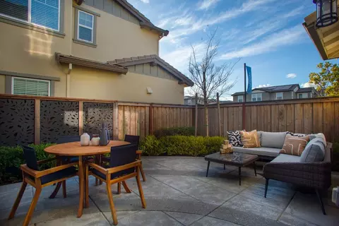 Exterior - 2441 Cinnabar Dr, Fairfield, CA 94533 photo 7 of 8