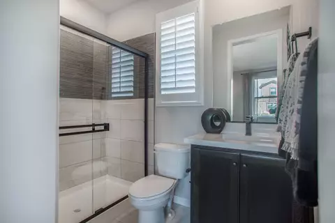 Bath - 2441 Cinnabar Dr, Fairfield, CA 94533 photo 2 of 7