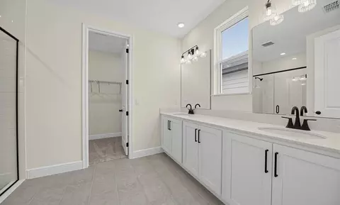 Bath - 30130 Emerald Forest Dr, Mount Dora, FL 32757 photo 3 of 4