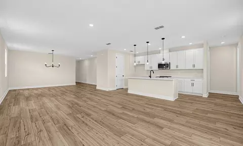 Living - 30130 Emerald Forest Dr, Mount Dora, FL 32757 photo 3 of 6