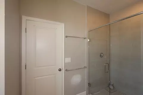 Bath - 5290 High Line Dr, Saint Cloud, FL 34771 photo 1 of 3